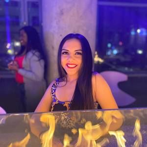 Meet your Posher, Eva